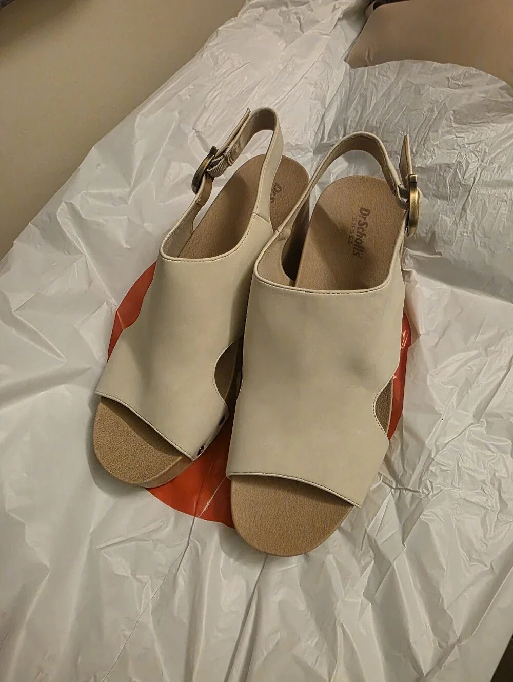 Dr. Scholls Women’s Cream Leather Slingback Clog Sandals1